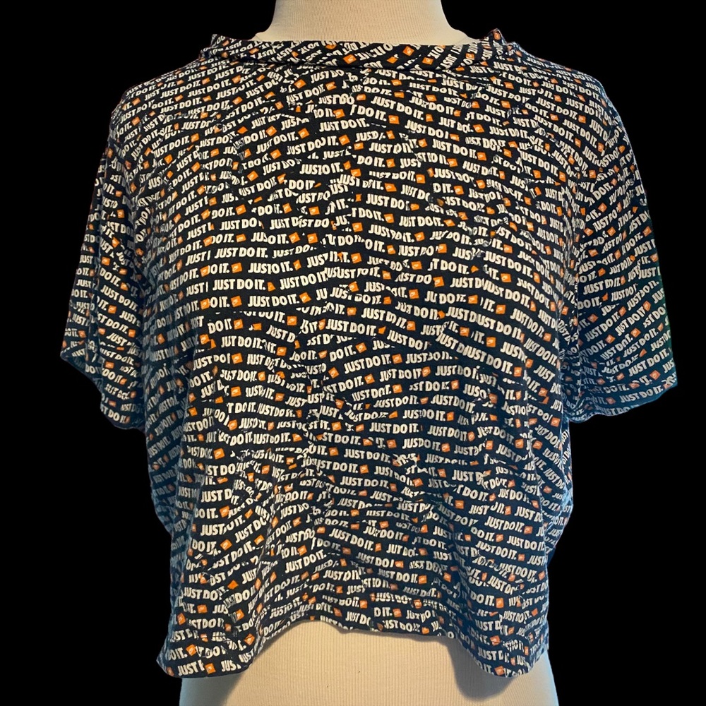 XL Nike “Just do it“ black /white/red crop-top